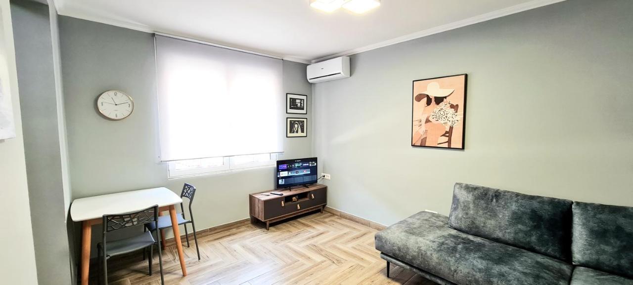 2V1 - 21 Dhjetori Apartment Tirana Exterior photo