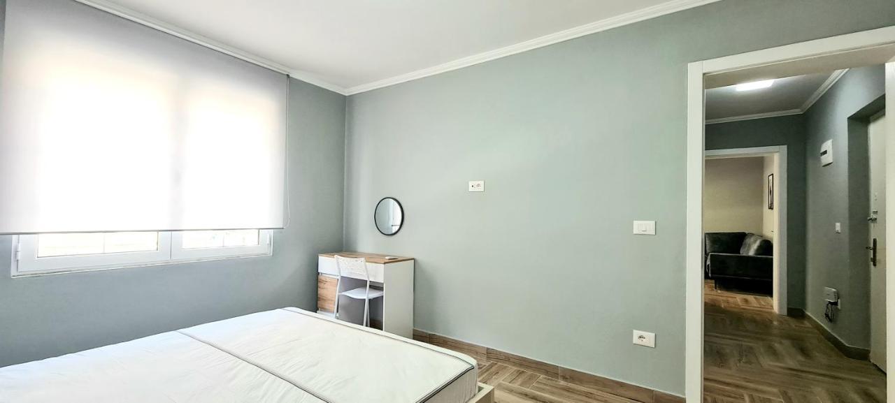 2V1 - 21 Dhjetori Apartment Tirana Exterior photo